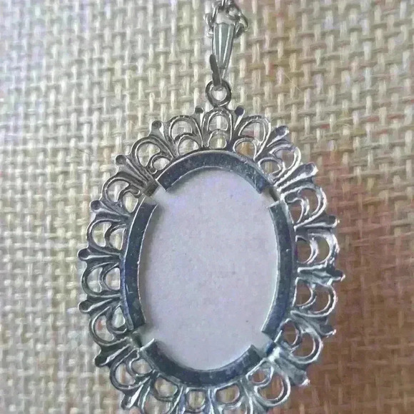 Handpainted porcelain necklace - Picture 4 of 4